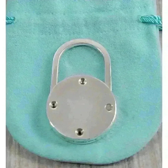 Tiffany & Co Vintage Sterling Silver Return to Tiffany Padlock Keyring - Picture 9 of 12